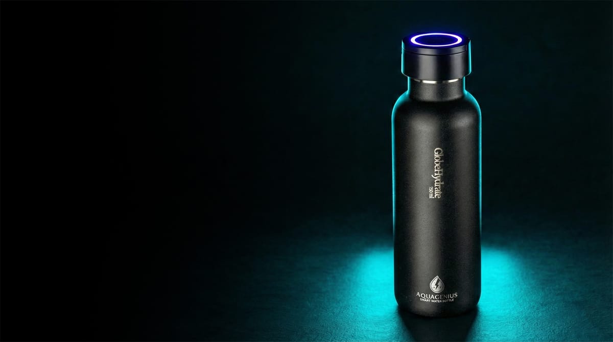 AQUAGENIUS — gourde intelligente UV-C en lifestyle